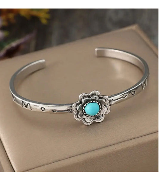 TURQUOISE CENTER FLOWER BANGLE BRACELET (US Shipping Only)